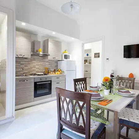 Lovely In Center Of * Σορέντο